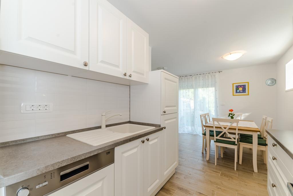 Apartment Robinson Podvrsje Luaran gambar