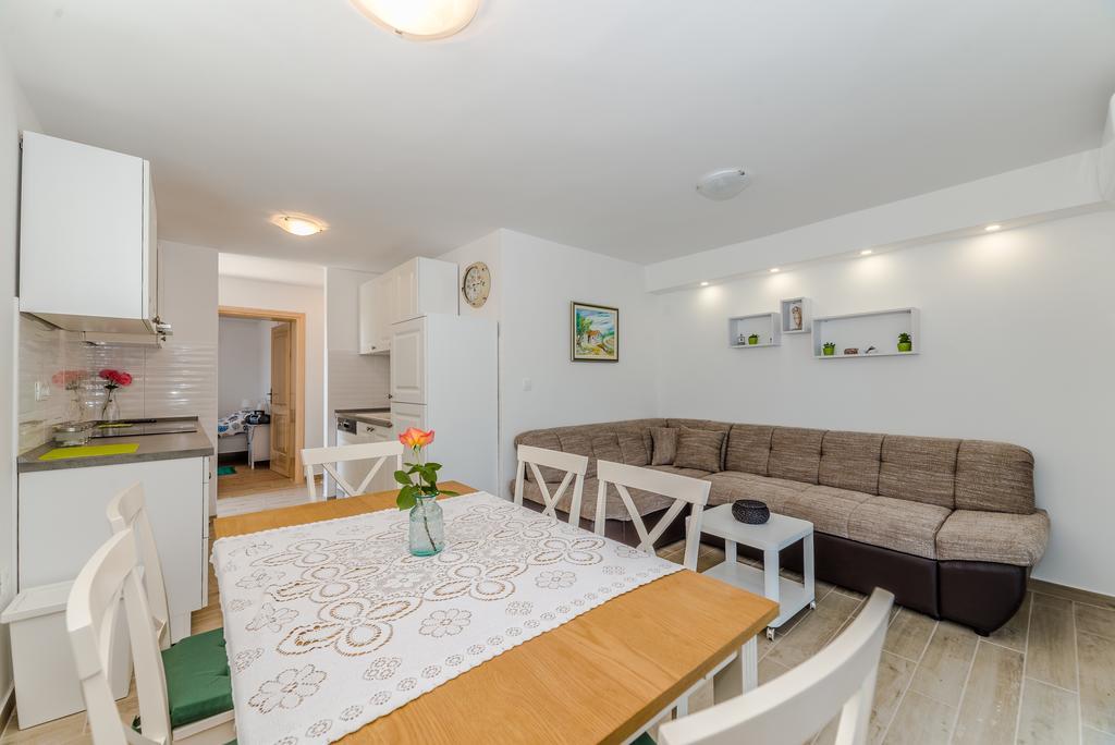 Apartment Robinson Podvrsje Luaran gambar