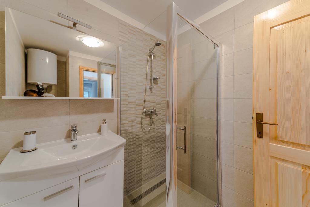 Apartment Robinson Podvrsje Luaran gambar