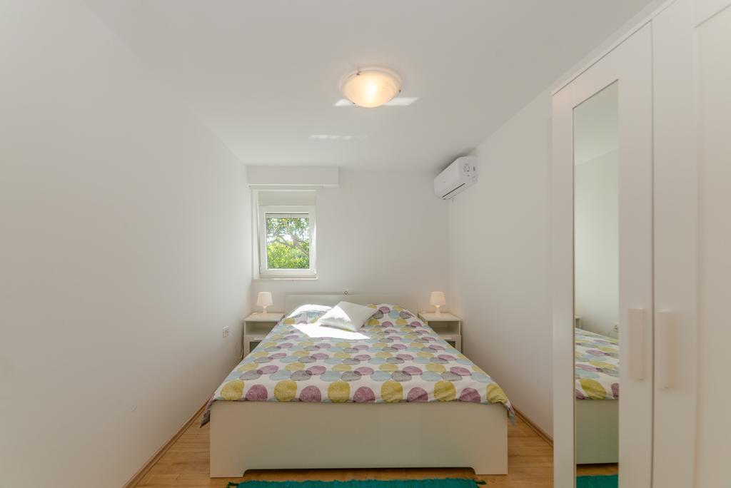 Apartment Robinson Podvrsje Luaran gambar
