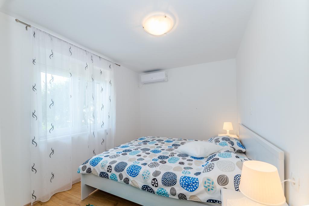 Apartment Robinson Podvrsje Luaran gambar