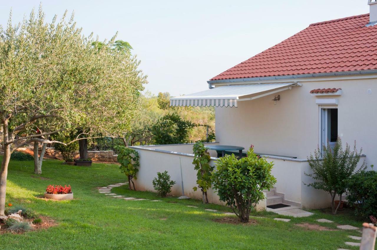 Apartment Robinson Podvrsje Luaran gambar